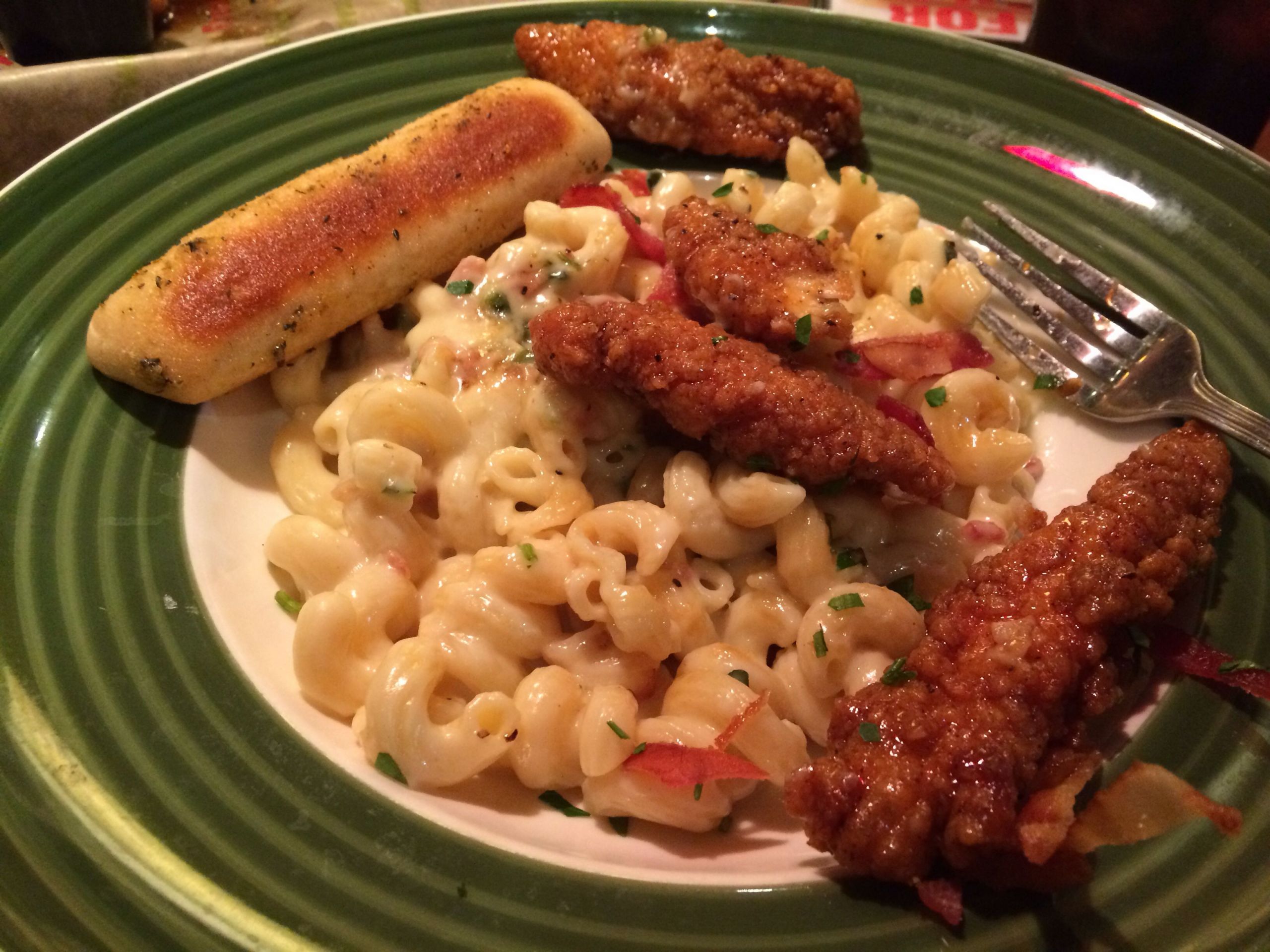 4-Cheese Mac &amp; Cheese With Honey Pepper Chicken Tenders
 Applebee s 4 cheese Mac and cheese with honey and pepper