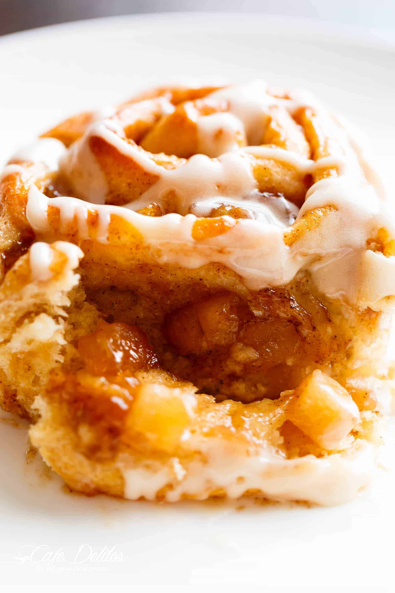 Apple Pie with Cinnamon Rolls New Apple Pie Cinnamon Rolls with Cream Cheese Frosting Cafe