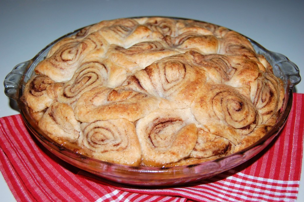 Apple Pie With Cinnamon Rolls
 Apple Pie with Cinnamon Roll Pie Crust