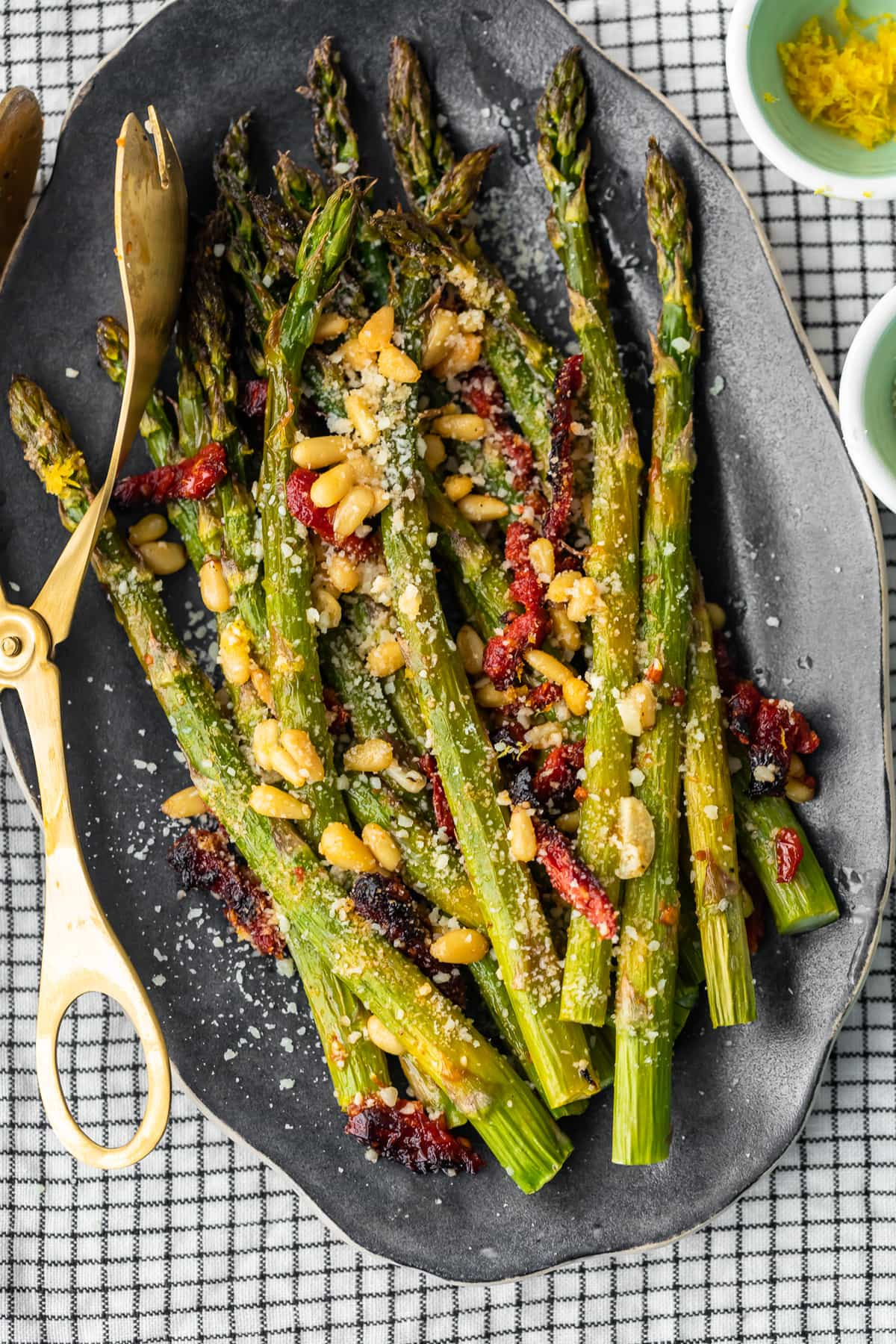 Asparagus Side Dish
 Oven Roasted Asparagus Recipe with Sun Dried Tomatoes