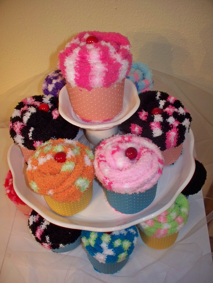 Baby Sock Cupcakes
 25 best images about Socks cupcakes on Pinterest