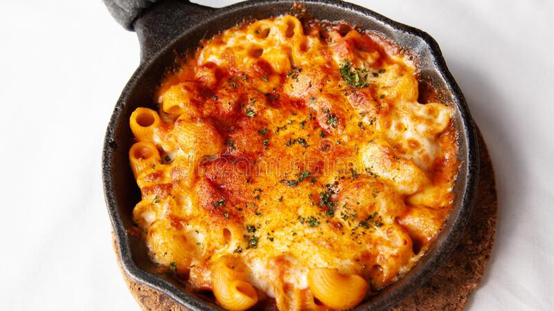 Baked Macaroni And Cheese With Tomato
 Baked Macaroni And Cheese With Fresh Tomato Sauce Served