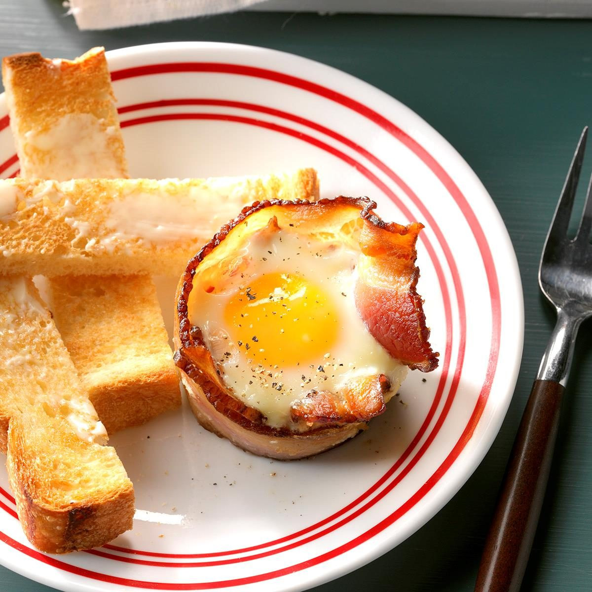 Breakfast Recipes With Eggs
 Bacon n Egg Bundles Recipe
