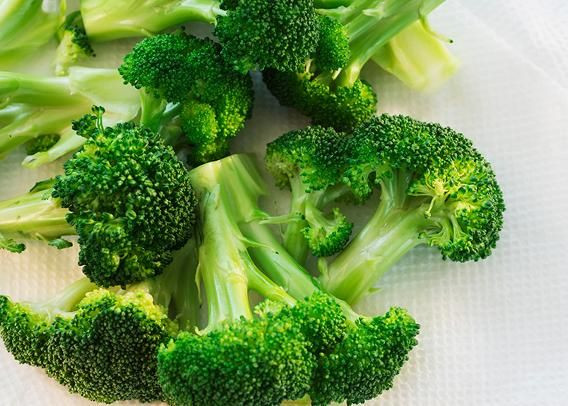 Broccoli Dietary Fiber
 Five spears of broccoli have 5 grams of fiber