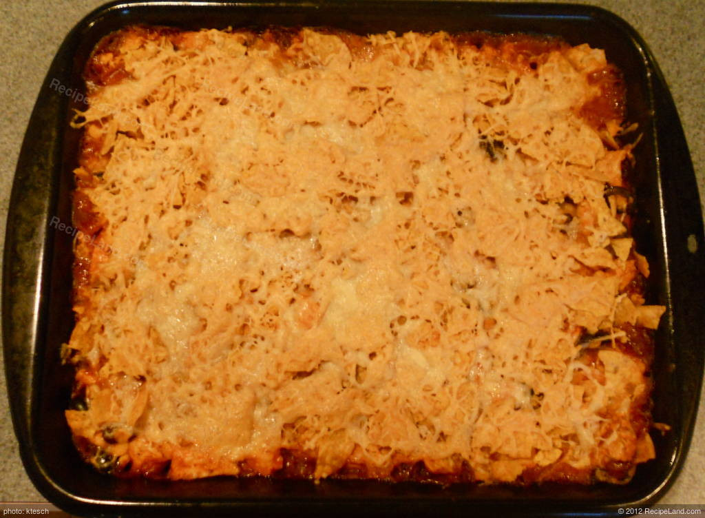 Chicken And Black Bean Casserole
 Saucy Mexican Chicken and Black Bean Casserole Recipe