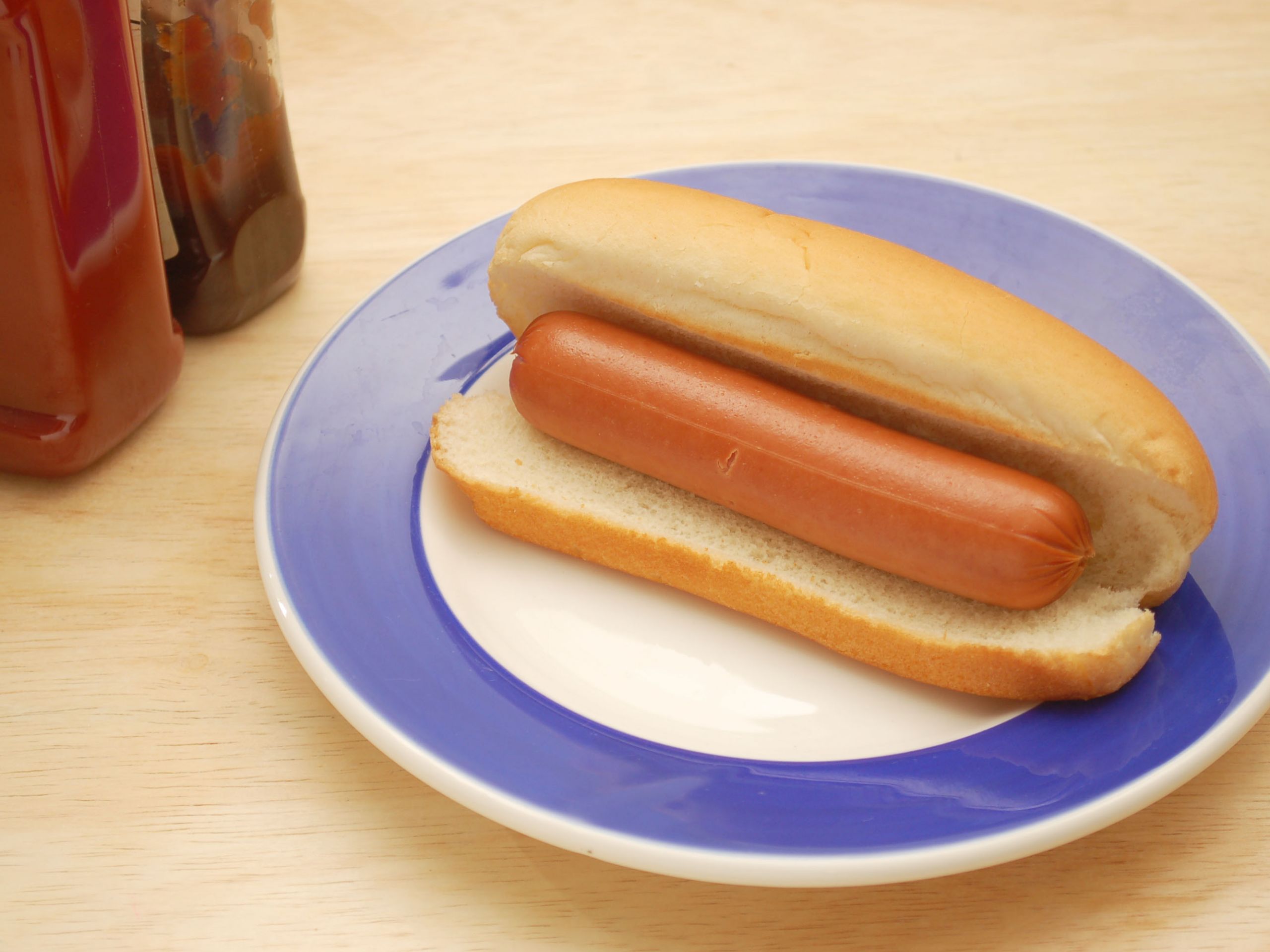 Cook Hot Dogs In Microwave
 How to Make a Hot Dog in the Microwave 5 Steps with