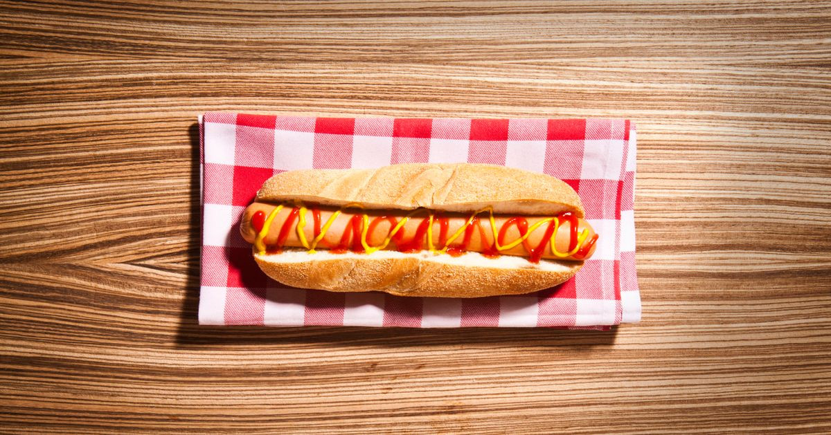 Cook Hot Dogs In Microwave
 The Trick To Cooking A More Delicious Hot Dog In The Microwave