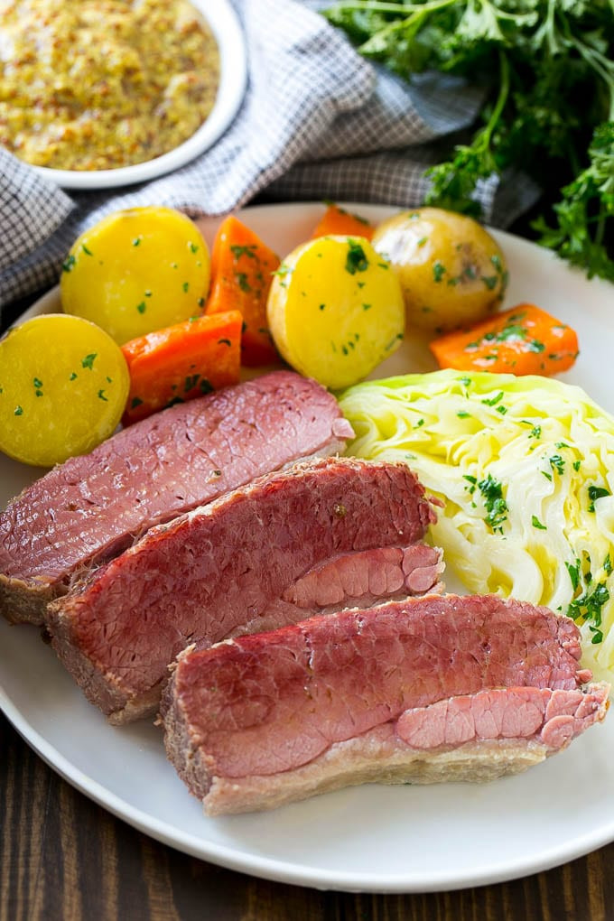 Corn Beef And Cabbage Slow Cooker
 Slow Cooker Corned Beef and Cabbage Dinner at the Zoo
