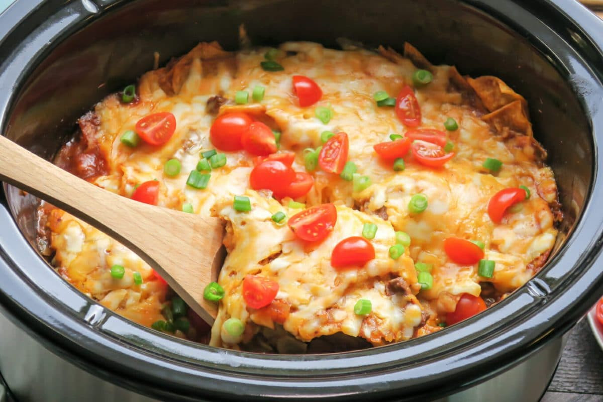 Crockpot Casseroles With Ground Beef
 Slow Cooker Beef Enchilada Casserole The Magical Slow Cooker