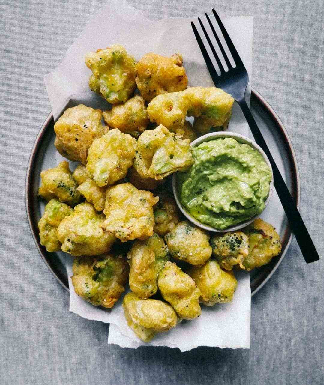 Deep Fried Broccoli Luxury Deep Fried Broccoli – Vegan Recipe with Avocado Dip