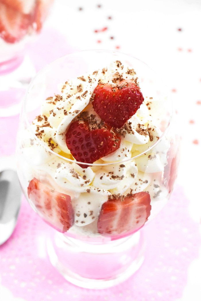 Desserts With Heavy Cream
 Keto Whipped Cream Dessert with Strawberries & Chocolate