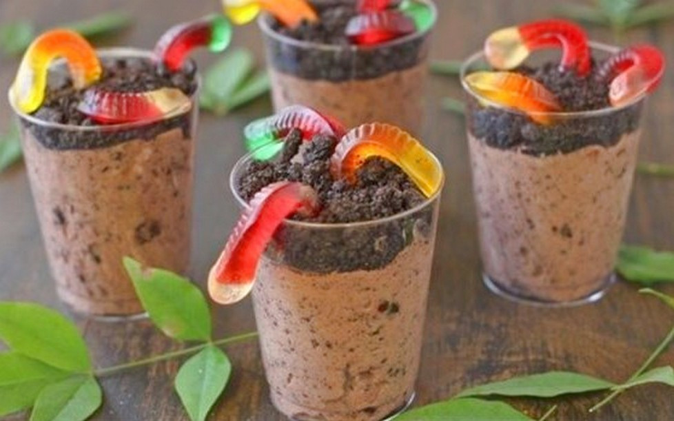 Dirt Pudding Dessert
 Dirt Pudding Cups with Gummy Worm