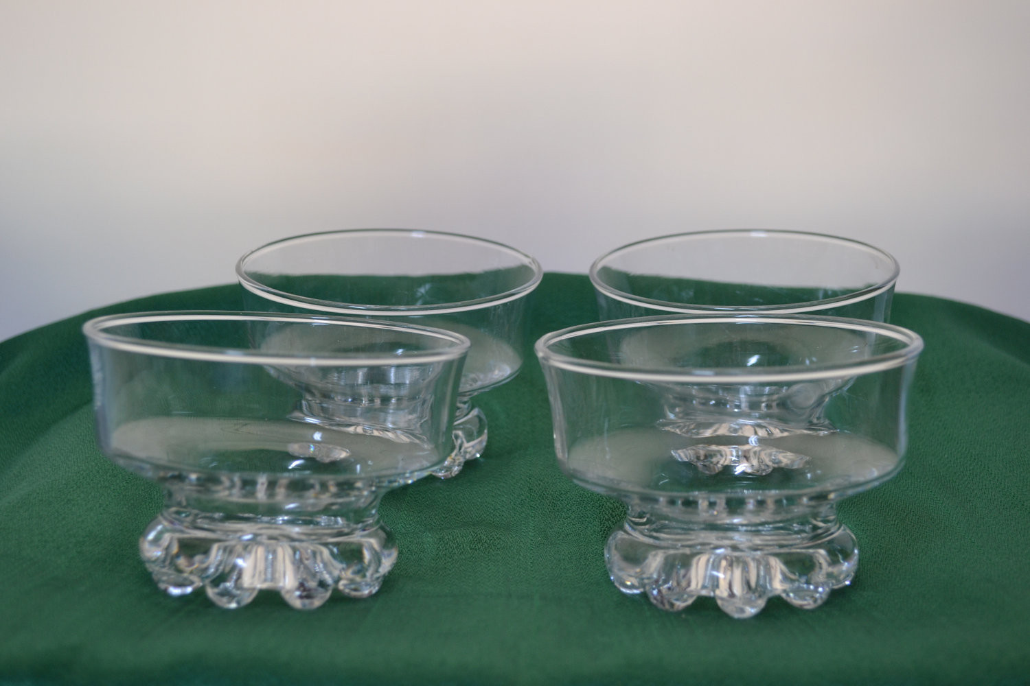 Glass Dessert Bowls
 Vintage Clear Glass potes Dessert Fruit Bowls set of 4