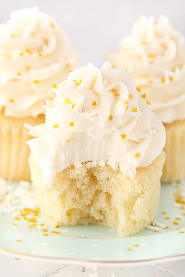 Gourmet Super Moist Vanilla Cupcakes Recipes
 Easy Vanilla Cupcake Recipe