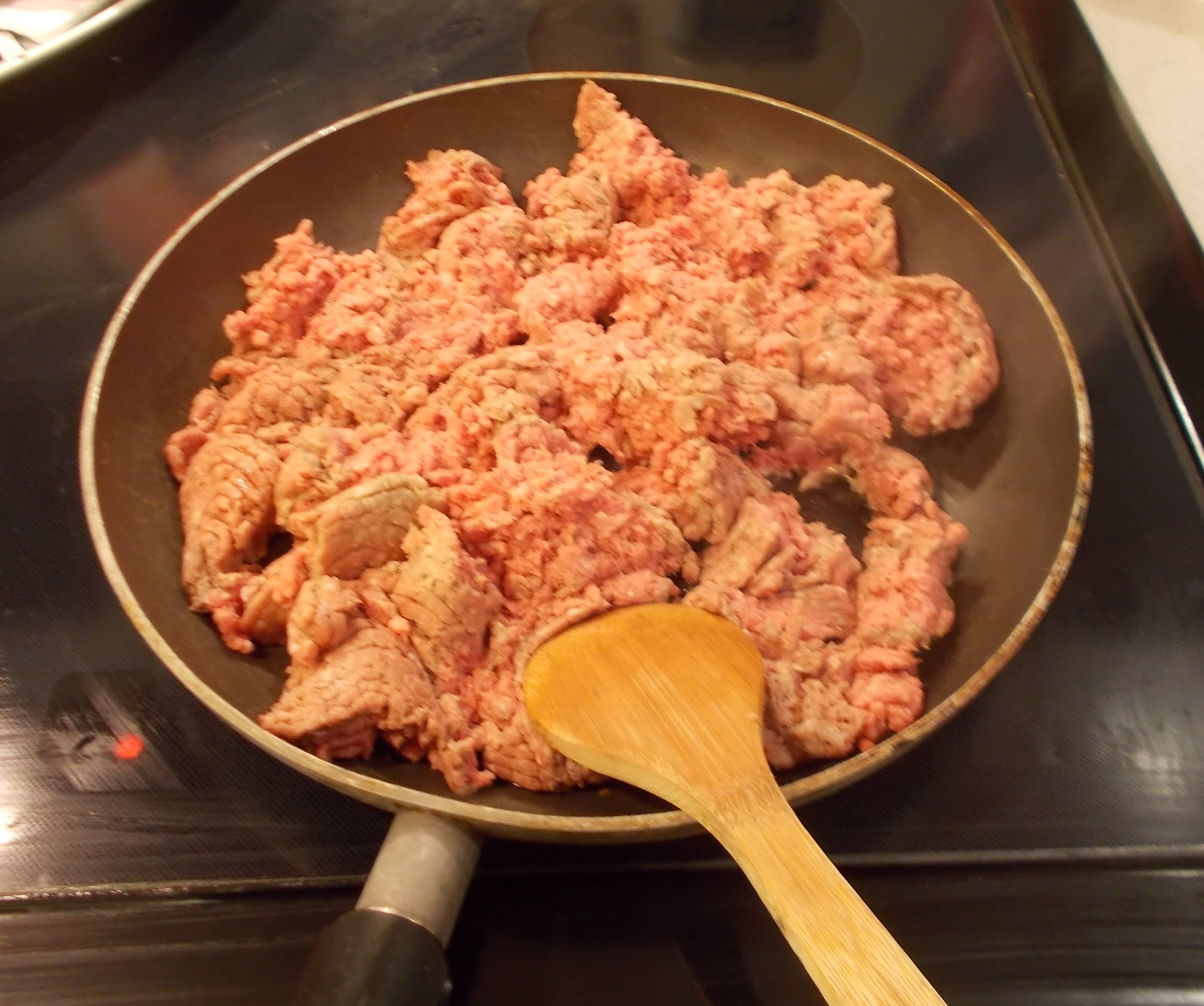 Ground Beef Turns Brown In Freezer
 how long does raw ground beef last in the fridge