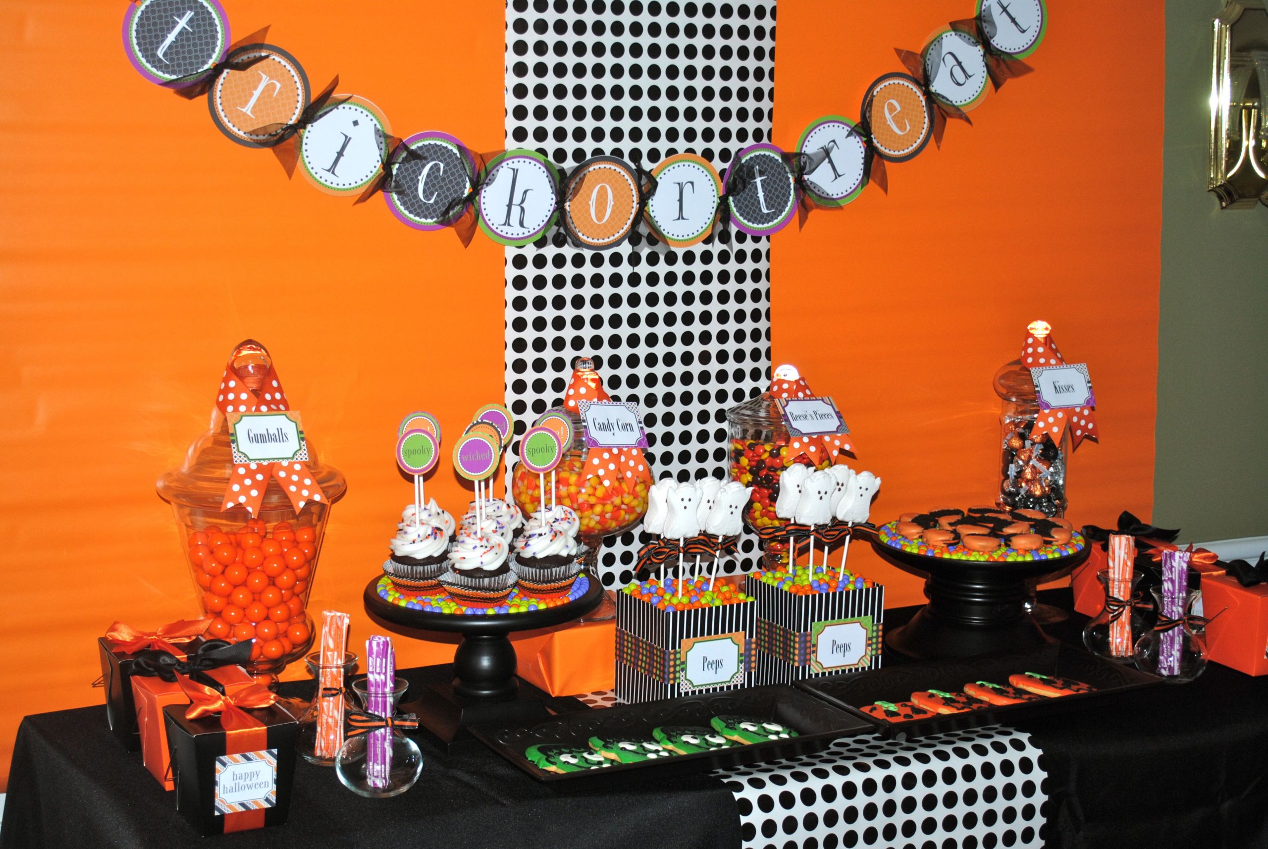 Halloween Dessert Table
 Halloween dessert table – Double the Fun Parties