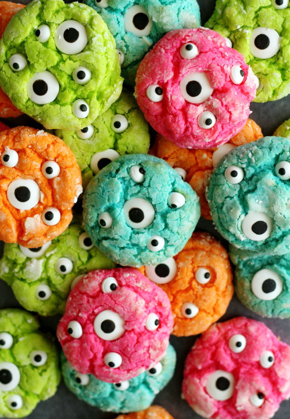 Halloween Monster Cookies
 Gooey Monster Cookie – Best Cheap Halloween Party Food For