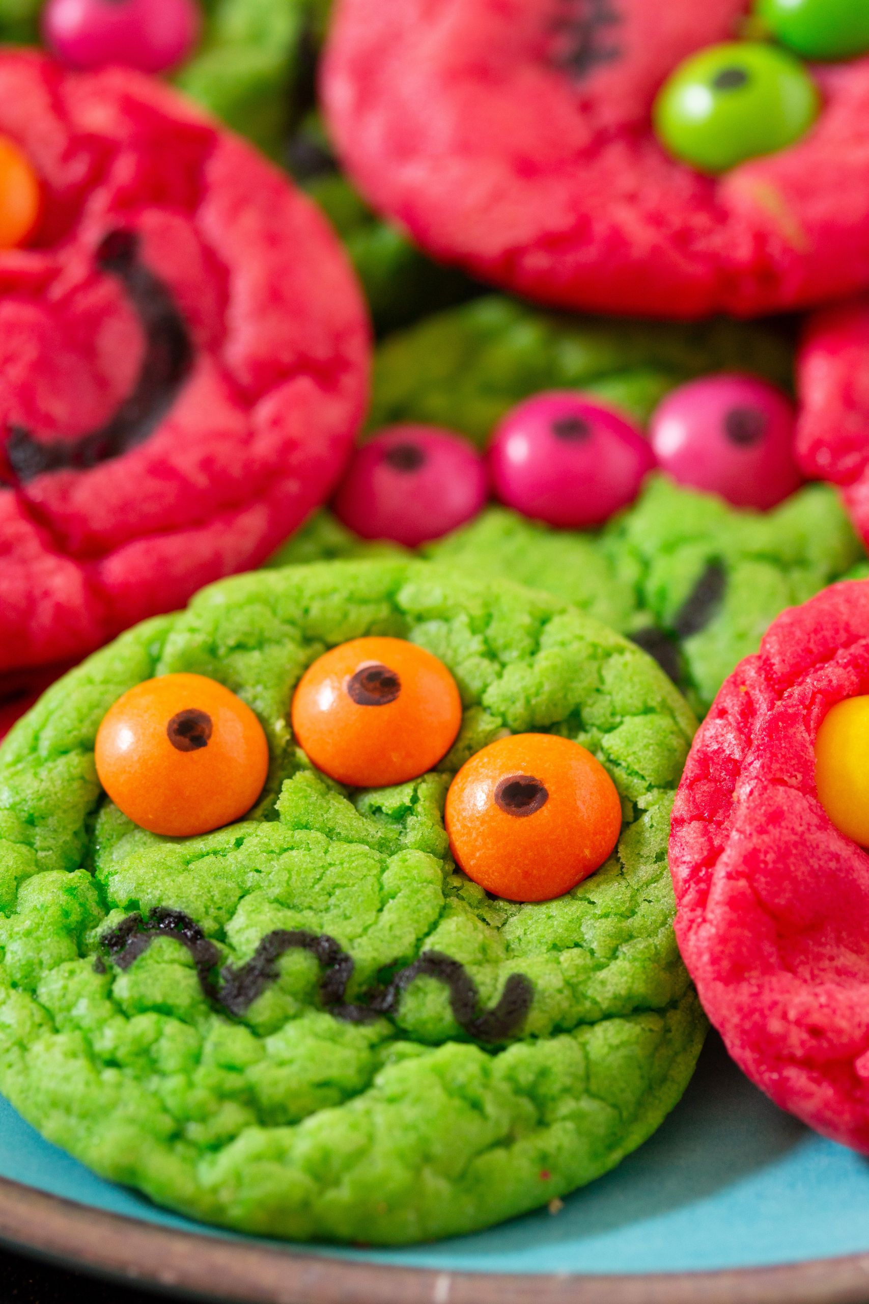 Halloween Monster Cookies
 Six Ingre nt Cake Mix Halloween Monster Cookies