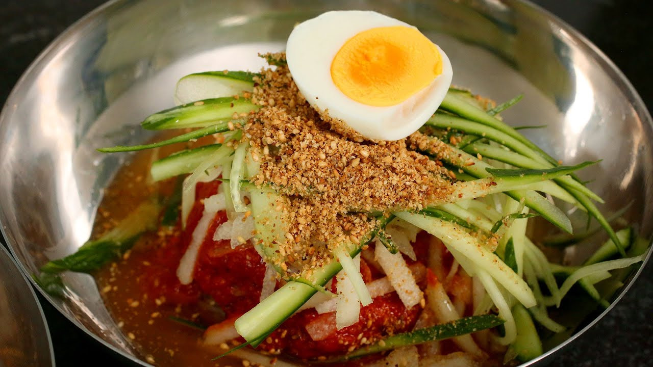 Korean Cold Noodles
 Cold spicy chewy noodles Bibim naengmyeon 비빔냉면
