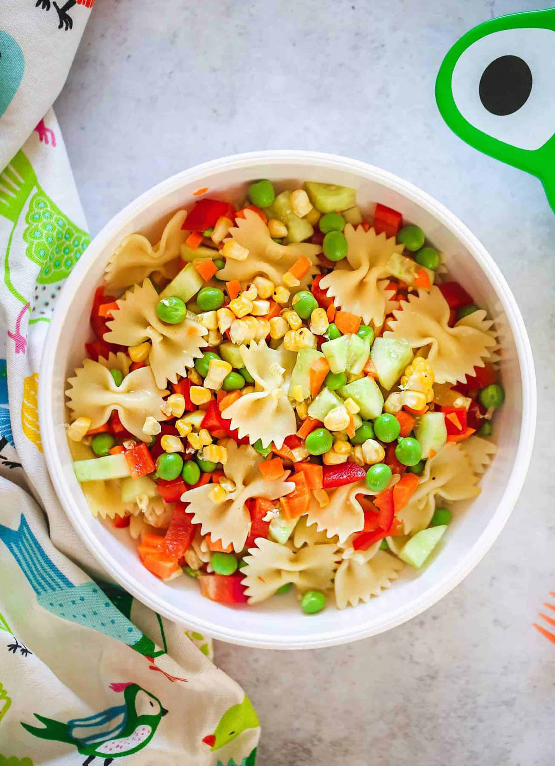 Macaroni Salad With Cheese Cubes
 10 HEALTHY LUNCH BOX IDEAS FOR SCHOOL The clever meal