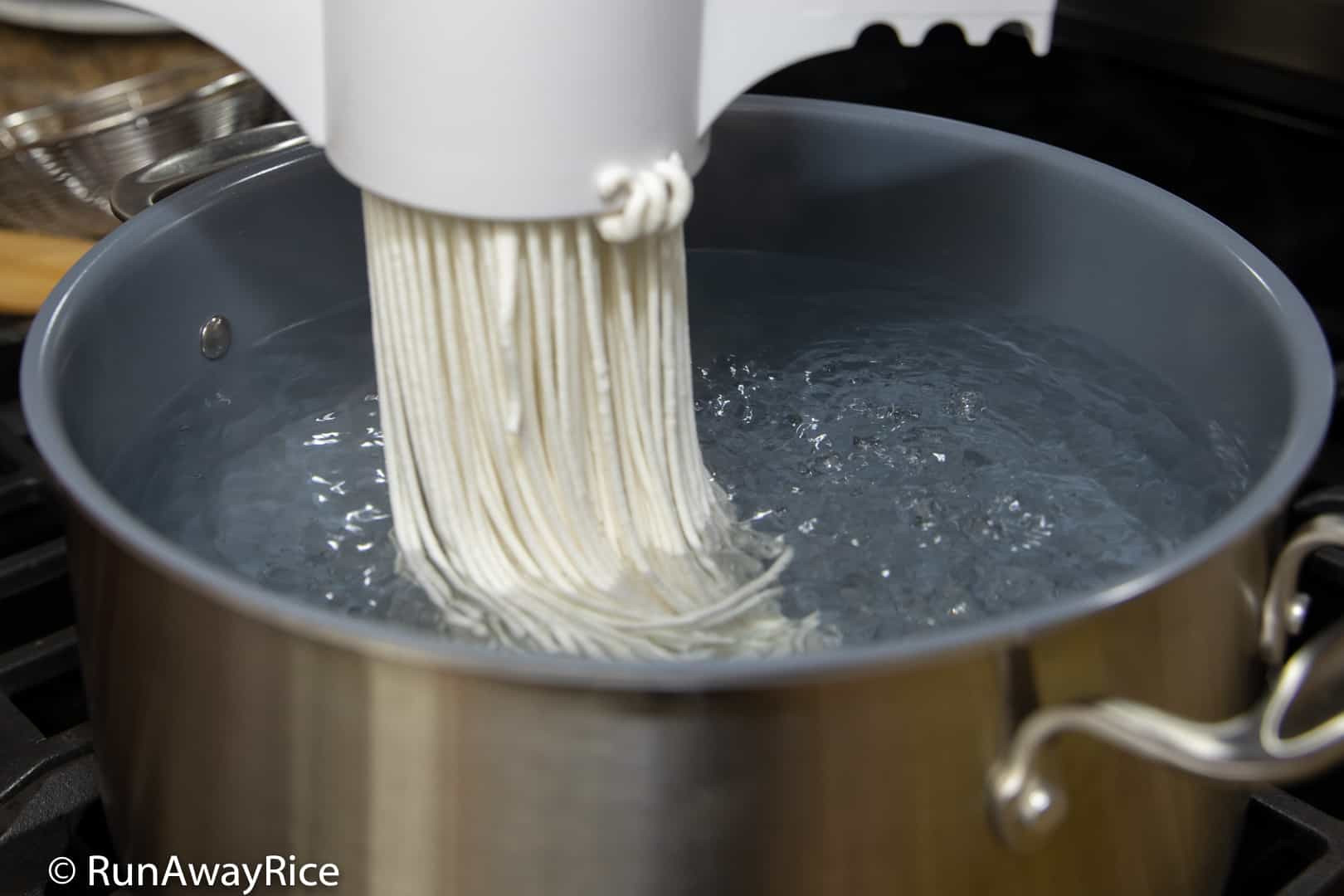Making Rice Noodles
 Rice Noodle Rice Vermicelli Bun Tuoi