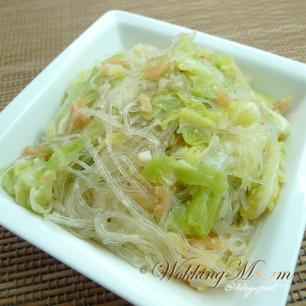 Mung Bean Noodles
 Let s Wokking Cabbage with Mung Bean Noodles 高丽菜炒冬粉