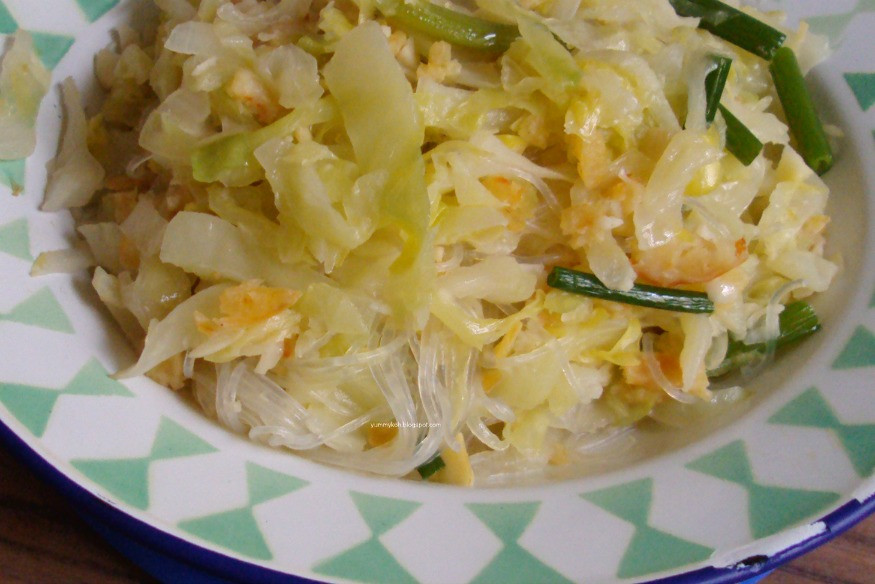Mung Bean Noodles
 YUMMY BAKES Cabbage with Mung Bean Noodles