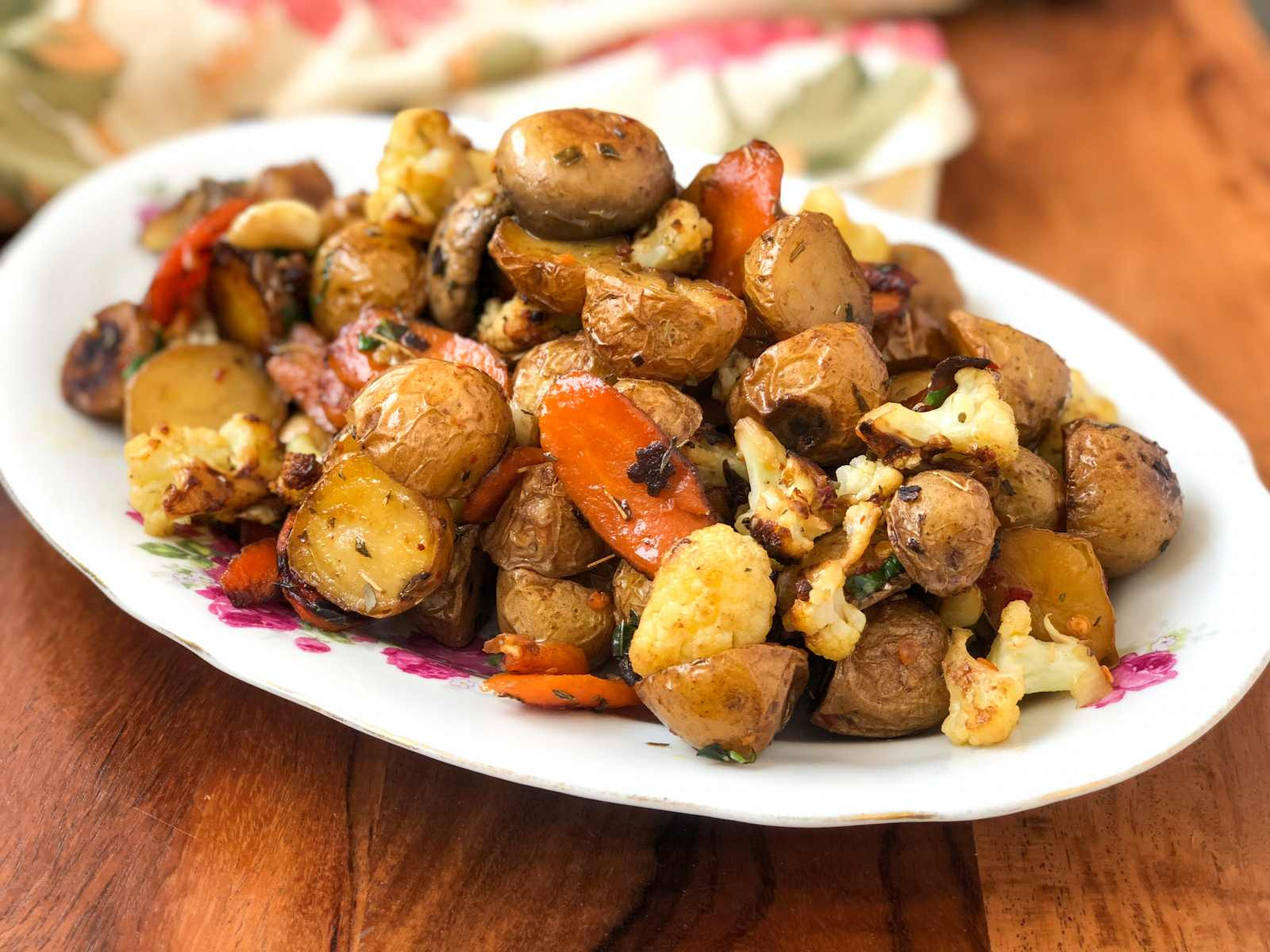 Pan Roasted Baby Potatoes
 Pan Roasted Herbed Baby Potato Recipe With Ve ables by