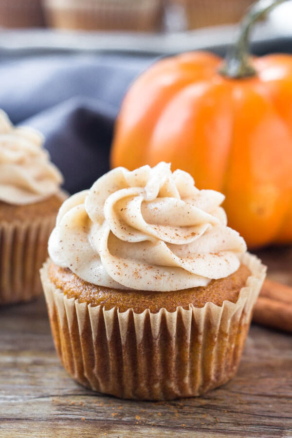 Pumpkin Spice Cupcakes with Cream Cheese Frosting Lovely Pumpkin Cupcakes with Cinnamon Cream Cheese Frosting