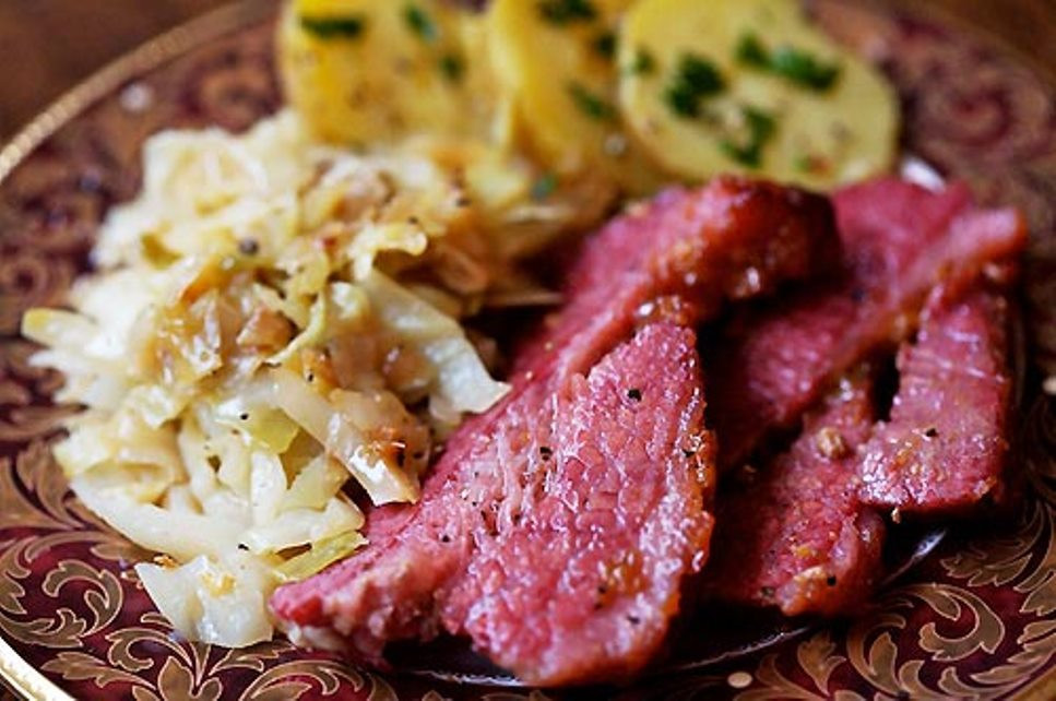 Recipe For Corned Beef And Cabbage In The Oven
 St Patrick s Day Slow Cooker Corned Beef and Cabbage