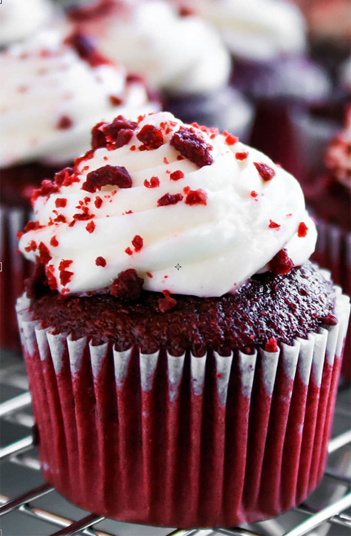 Red Velvet Cupcakes With Cream Cheese Frosting
 Red Velvet Cupcakes with Cream Cheese Icing