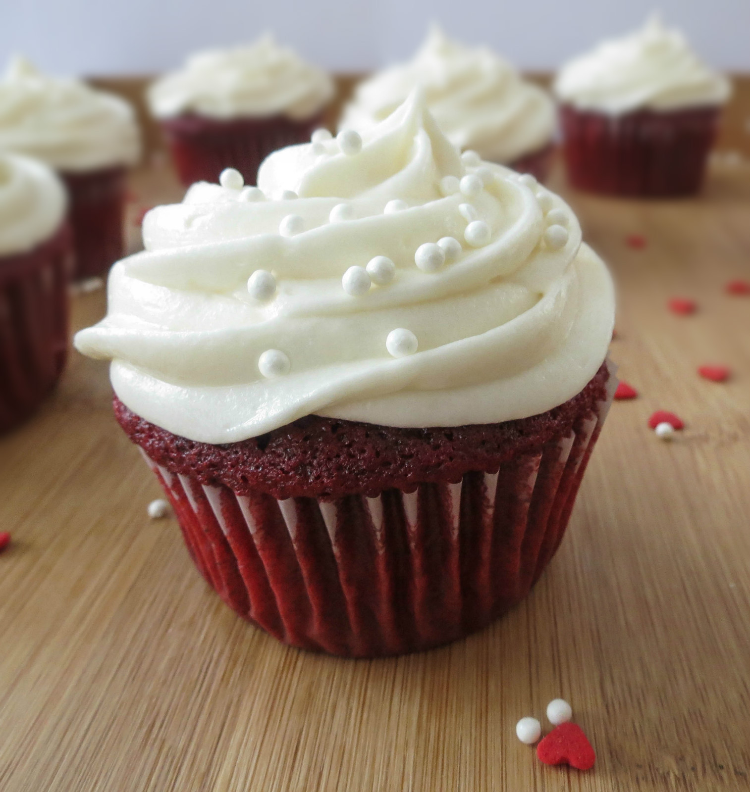 Red Velvet Cupcakes With Cream Cheese Frosting
 Red Velvet Cupcakes With Cream Cheese Frosting Sprinkle