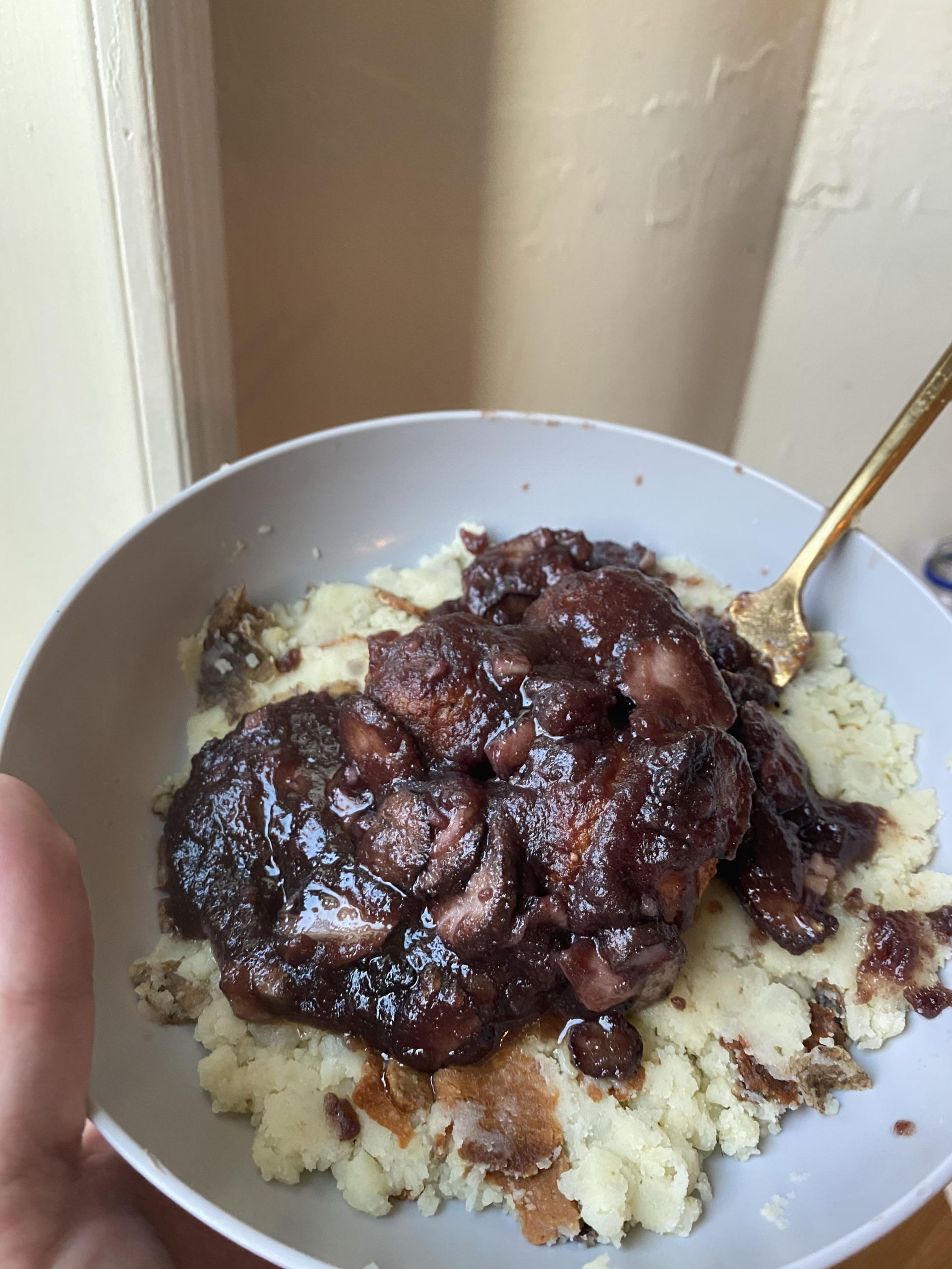 Red Wine Mushroom Gravy
 mashed tatters meatless meatballs mushrooms cooked in