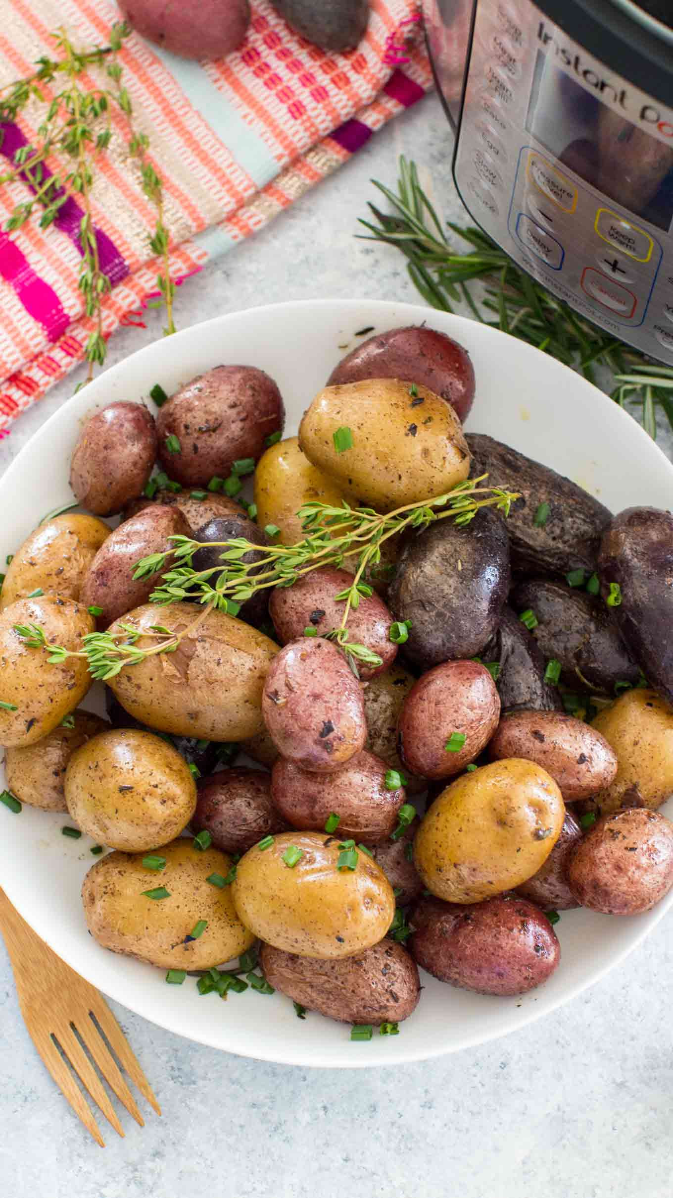 Roasted Potatoes In Instant Pot
 Instant Pot Roasted Potatoes [VIDEO] Sweet and Savory Meals