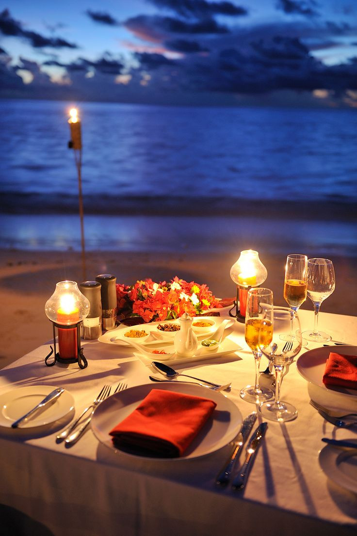 Romantic Dinner Date Ideas
 20 Ideas to Set a Romantic Table Pretty Designs