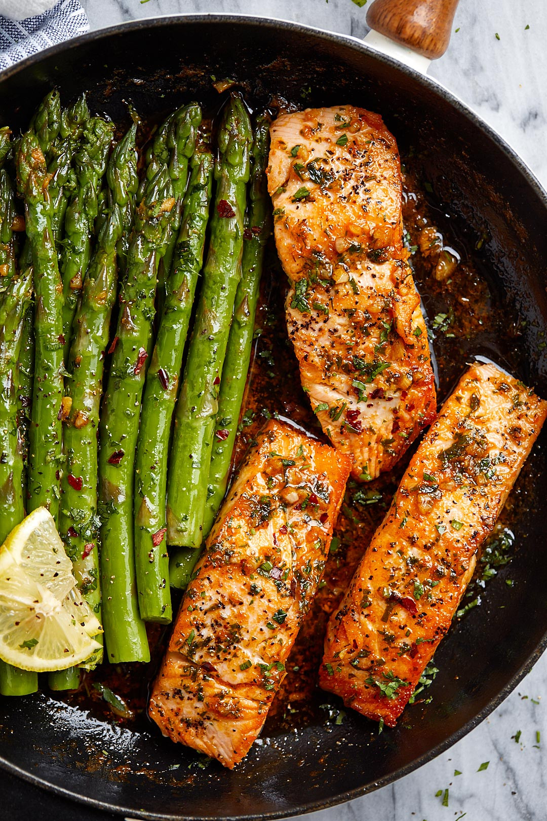 Salmon With Asparagus
 Garlic Butter Salmon Recipe with Lemon Asparagus – Healthy
