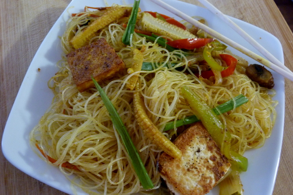Singapore Street Noodles
 SINGAPORE STREET NOODLES Yummily Yours