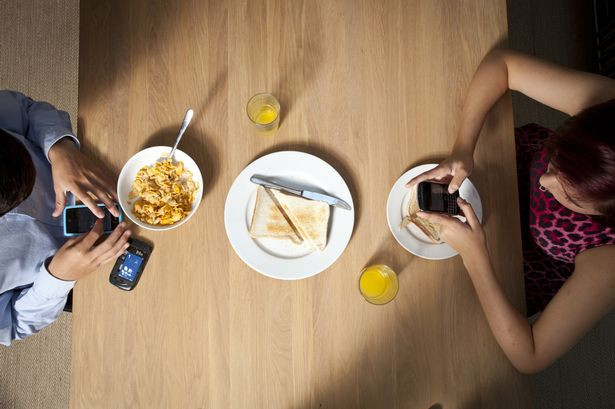 Skipping Dinner To Lose Weight
 Kids as young as 11 skip meals to lose weight and think
