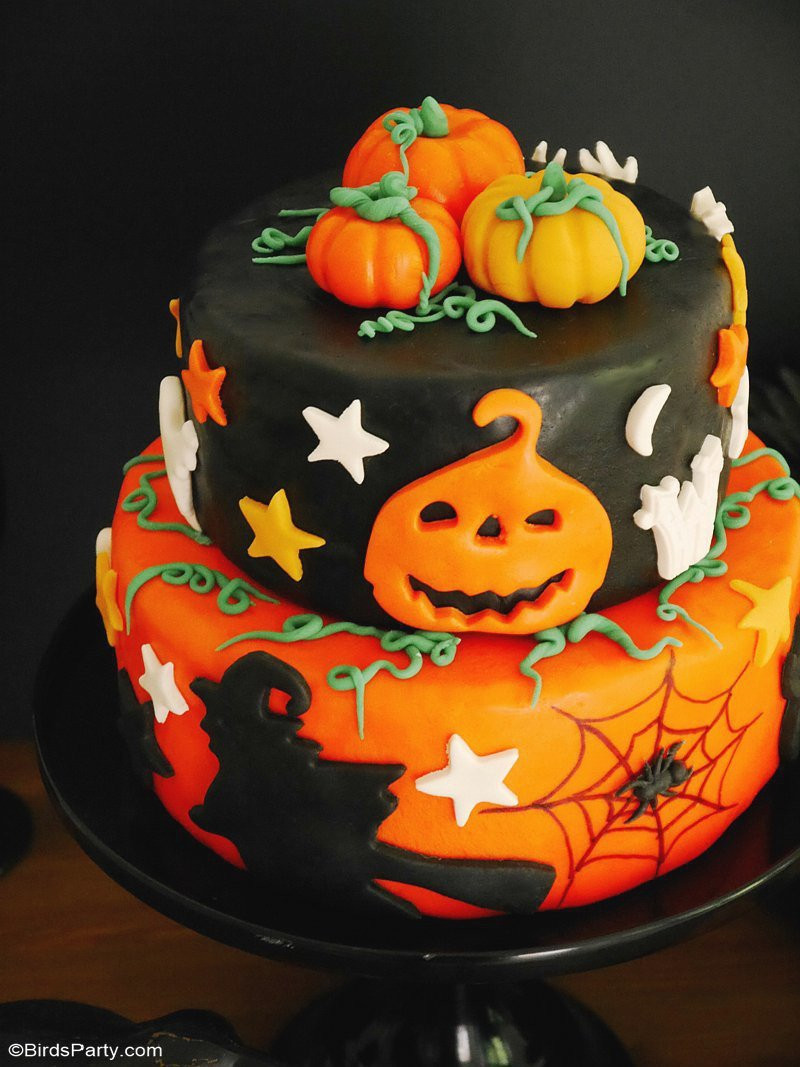 Spooky Halloween Cakes
 A Super Easy Two Tier Halloween Cake Party Ideas