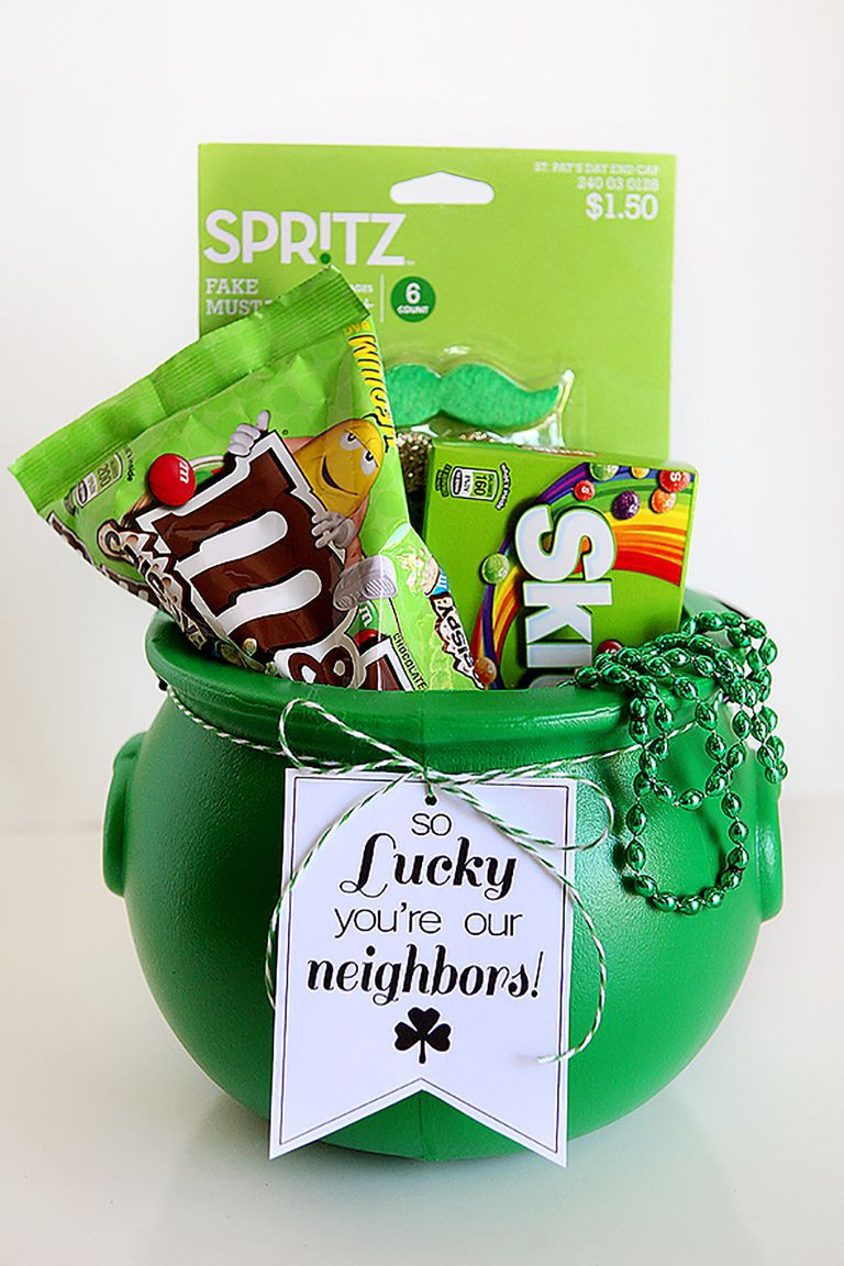 St Patrick Day Party Ideas For Adults
 18 Easy St Patrick s Day Crafts for Adults and Kids Fun
