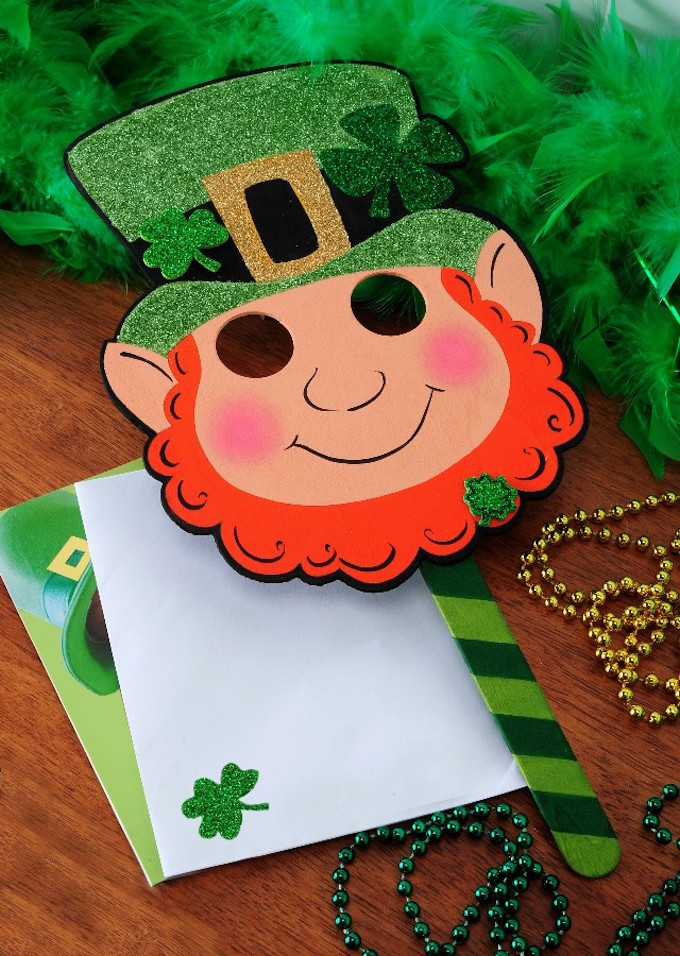 St Patrick's Day Crafts Pinterest
 Lucky Wood Projects for St Patrick s Day
