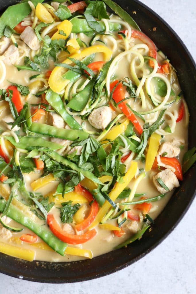 Thai Curry Noodles
 Thai Green Curry Chicken Ve able Zucchini Noodles