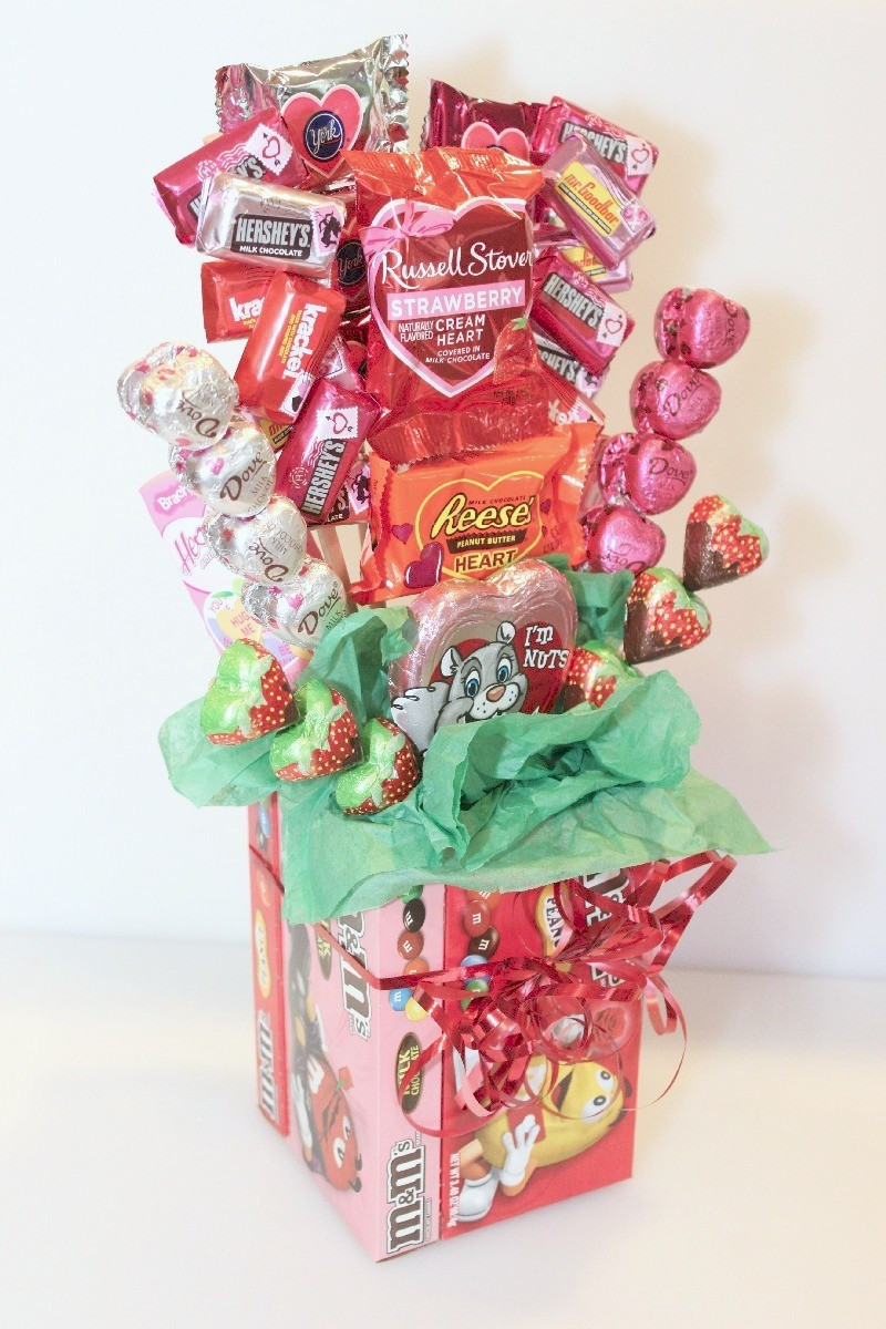 Valentines Day Candy Crafts
 Making a Valentine s Day Candy Bouquet