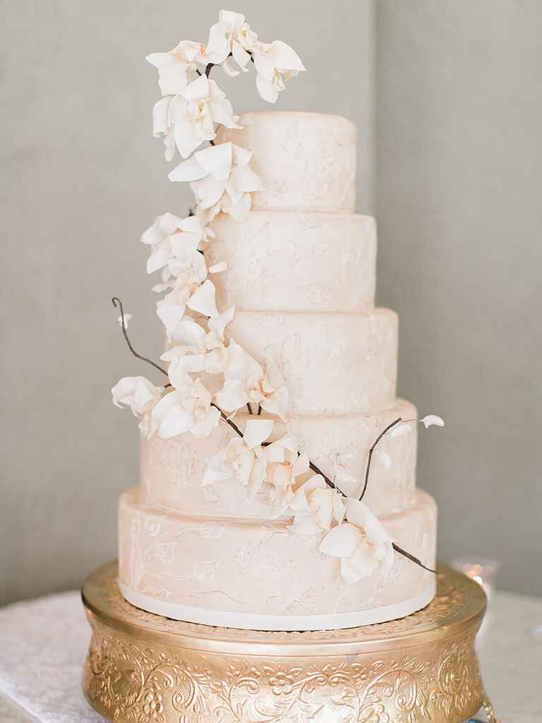 Wedding Cakes With Flowers
 16 Prettiest Sugar Flower Wedding Cakes