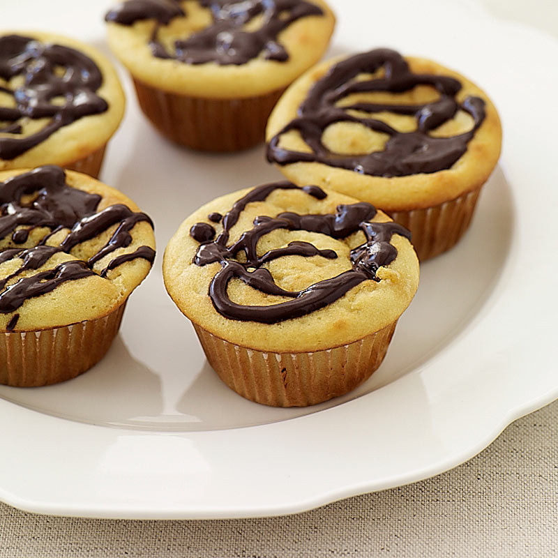 Weight Watchers Cupcakes
 Vanilla Cupcakes Drizzled with Chocolate