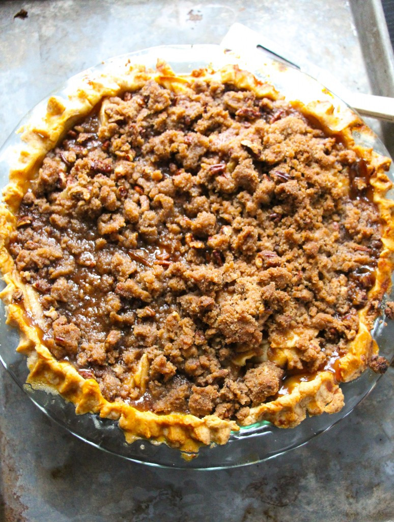 World'S Best Apple Pie
 Bourbon Apple Streusel Pie Layers of Happiness