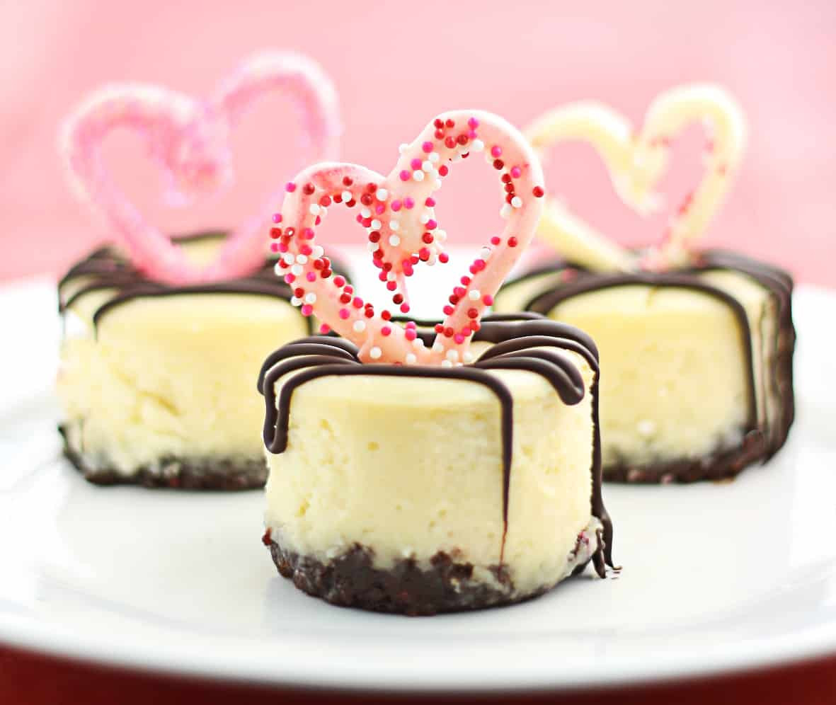 Best Mini Cheesecake Recipe
 Mini Cheesecakes With Chocolate Stuffed Raspberries