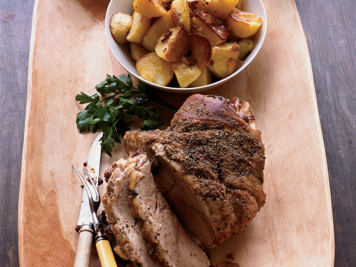Side Dishes For Roast Pork Shoulder
 Roast Pork Shoulder with Fennel and Potatoes Recipe
