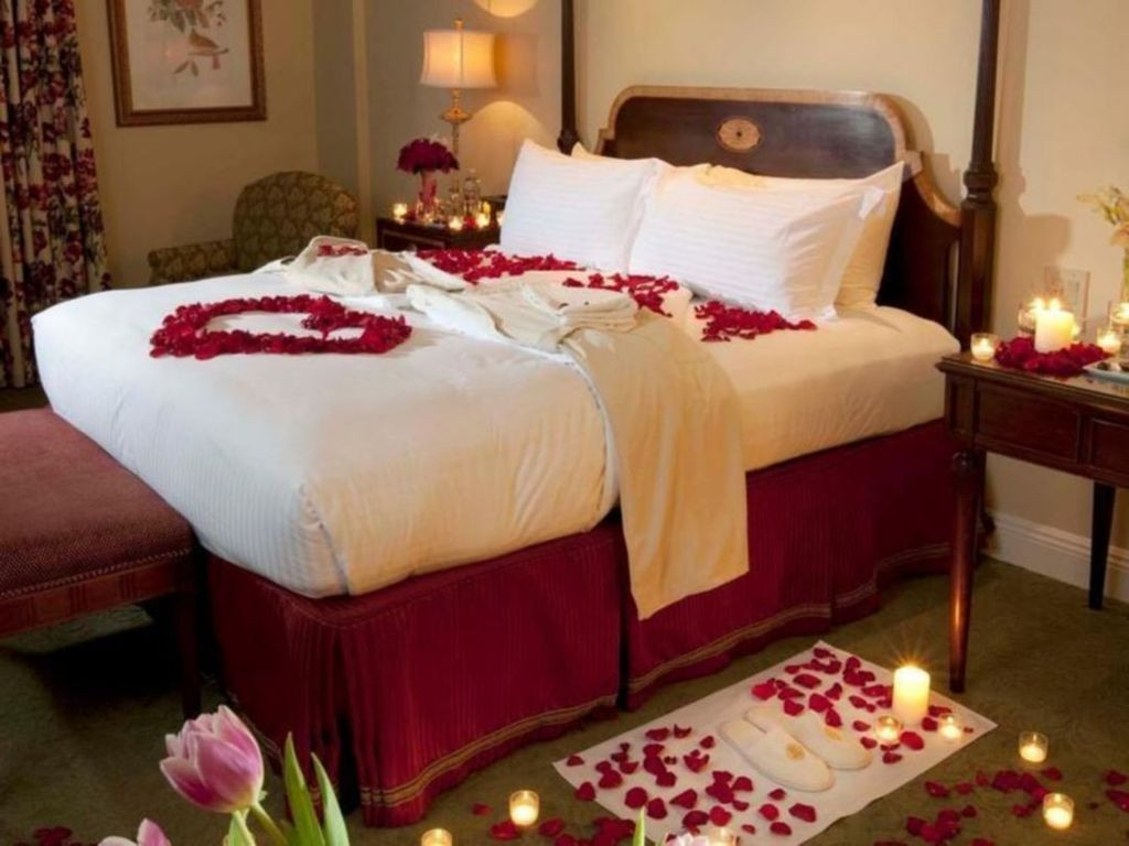 Romantic Bedroom Ideas For Valentines Day
 36 Gorgeous Romantic Valentine Bedroom Decoration Ideas