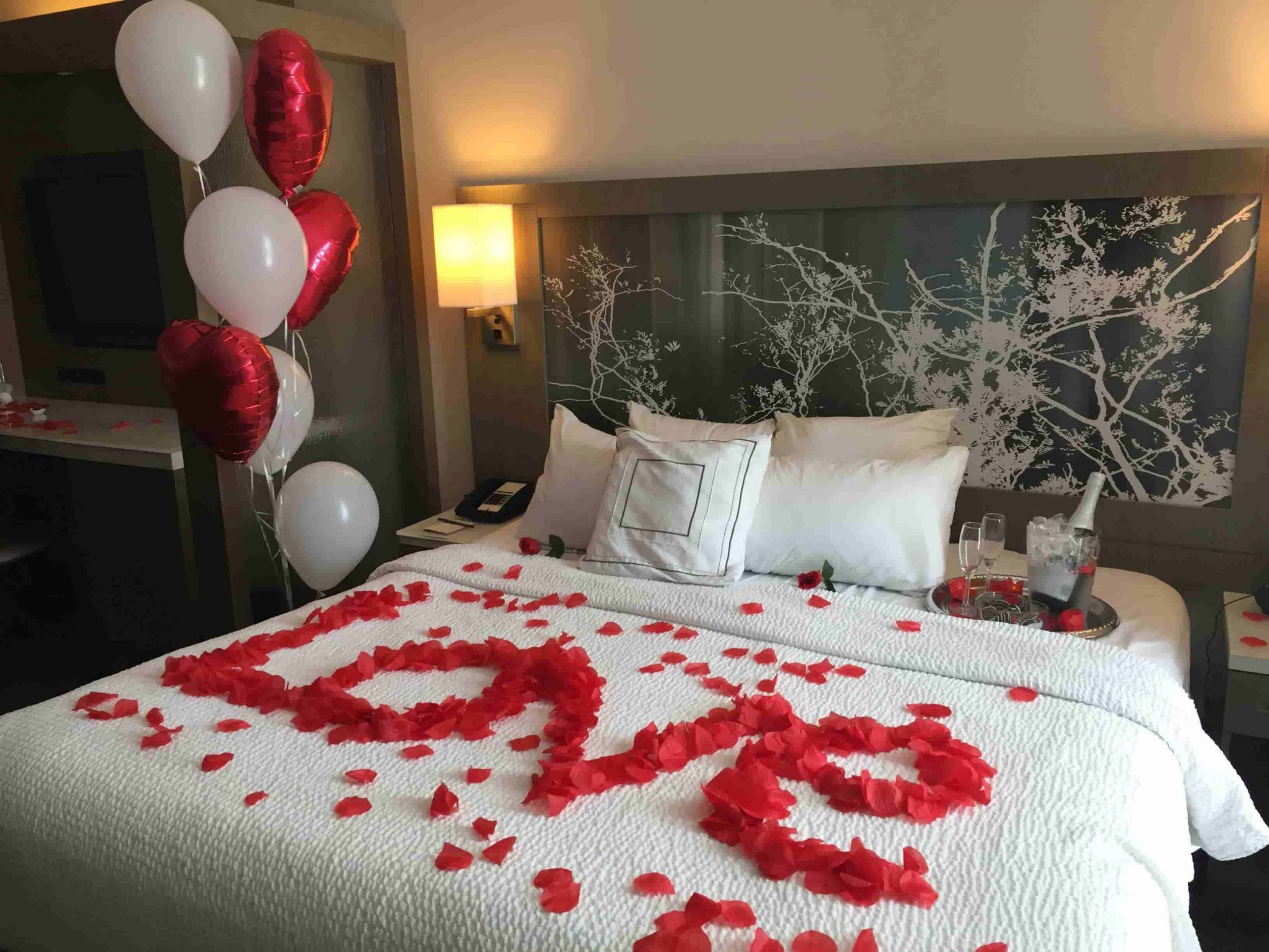 Romantic Bedroom Ideas For Valentines Day
 Romantic Bedroom Decoration Ideas for Valentine s Day